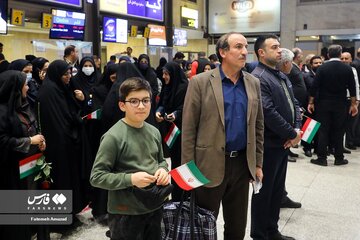 گرامیداشت ورود تاریخی امام خمینی (ره) در فرودگاه مهرآباد