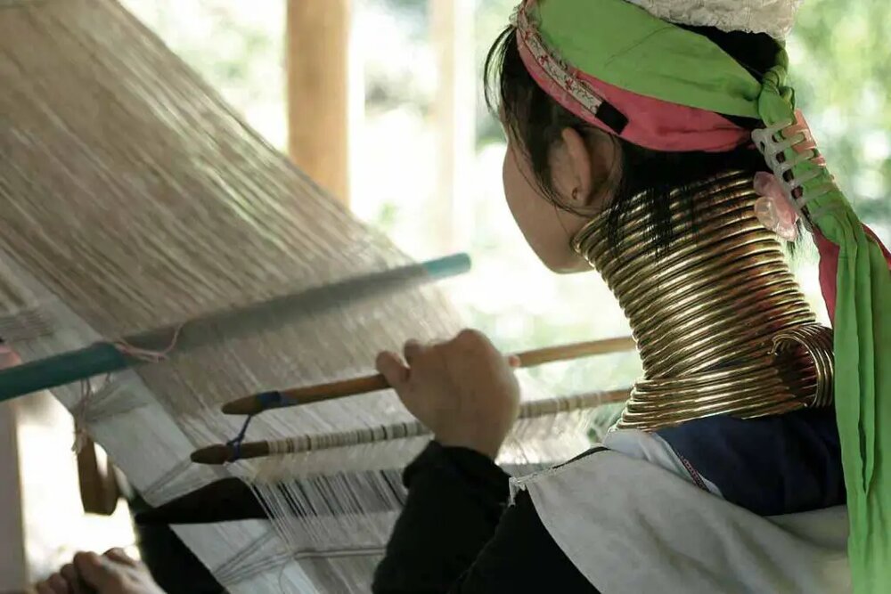 عکس| راز "زنان زرافهای" کایان!