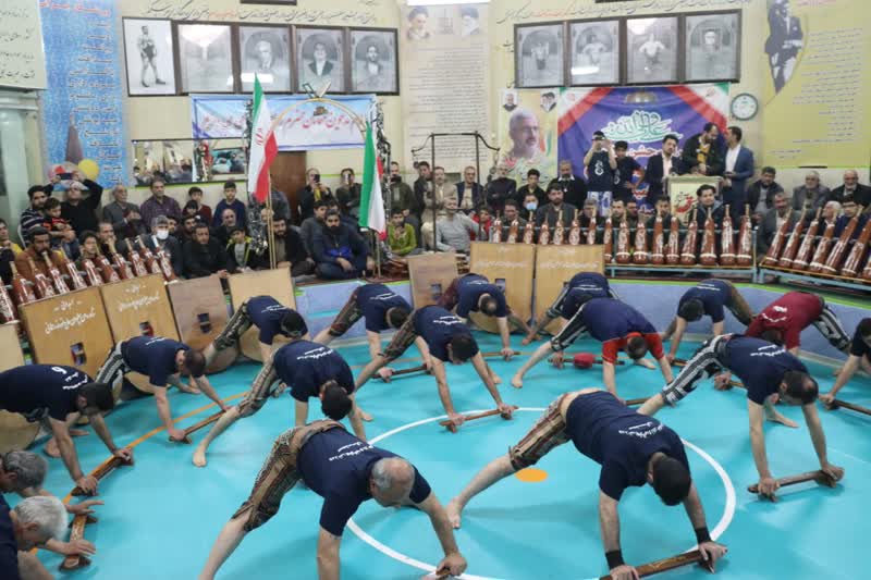 برگزاری مراسم جشن ولادت با سعادت امام علی (ع) و گرامیداشت دهه فجر در زورخانه شهیدان بستان سمنان