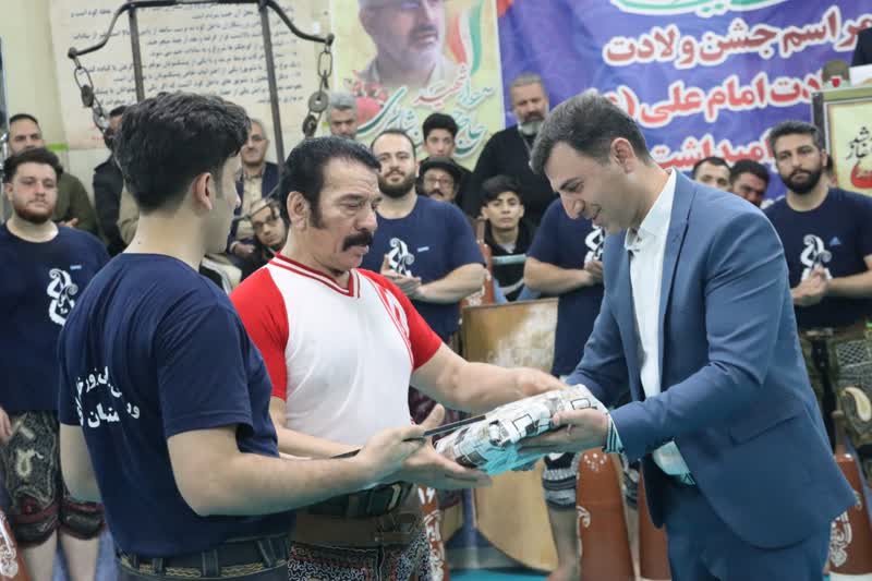 برگزاری مراسم جشن ولادت با سعادت امام علی (ع) و گرامیداشت دهه فجر در زورخانه شهیدان بستان سمنان