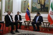 أمير عبد اللهيان ورئيس فنزويلا يؤكدان على تعزيز ومراقبة المشاريع بين البلدين والإسراع في تنفيذها