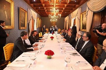 أمير عبد اللهيان یؤكد على عزم إيران لتعزيز العلاقات الشاملة مع فنزويلا