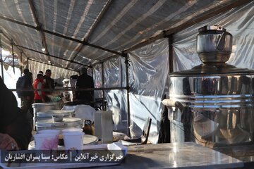 زندگی اضطراری زلزله‌زدگان، اشباع در کمک‌ها، ضعف در مدیریت