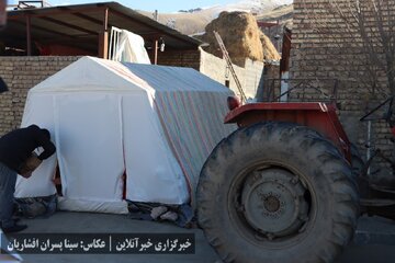 زندگی اضطراری زلزله‌زدگان، اشباع در کمک‌ها، ضعف در مدیریت
