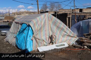 زندگی اضطراری زلزله‌زدگان، اشباع در کمک‌ها، ضعف در مدیریت