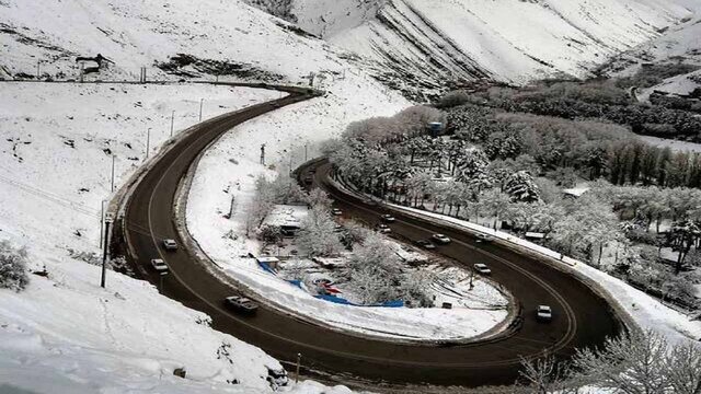 وضعیت برفی و ترافیکی در جاده‌ها برای مسافران