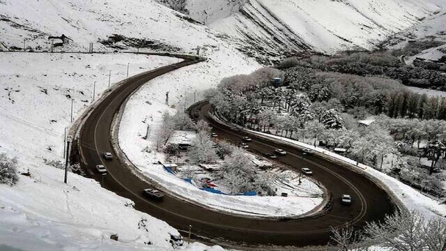 برف و باران در جاده‌های 2 استان / ترافیک روان در محورهای مواصلاتی و افزایش 18 درصدی تردد 2