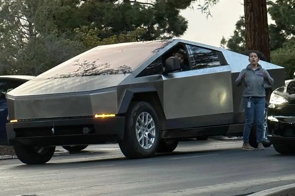 چه زمان میتوان وانت غولپیکر تسلا را خرید؟/ عکس