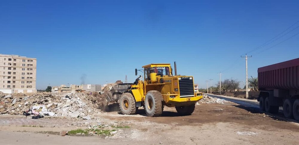 عملیات گسترده پاکسازی و نخاله برداری اراضی در منطقه ۳ اهواز