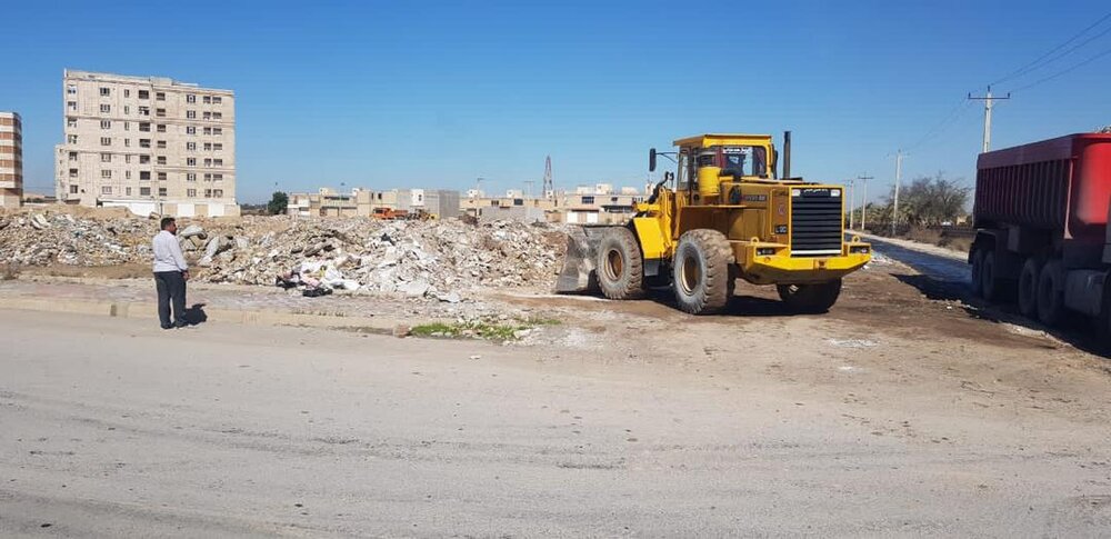 عملیات گسترده پاکسازی و نخاله برداری اراضی در منطقه ۳ اهواز