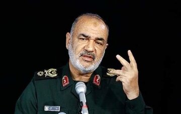 خط و نشان فرمانده کل سپاه برای ترامپ / انتقام سردار سلیمانی در فضای مخصوص به خود گرفته می شود