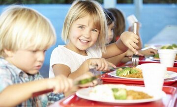 امکان بروز مسمومیت کودکان با مکمل‌ها/ زمان استفاده از غذای کمکی در کودکان