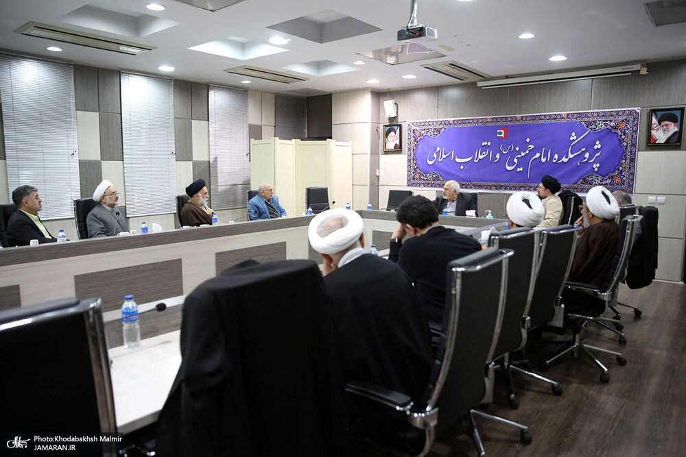 سخنرانی ظریف در نشست تخصصی سیاست و روابط خارجی + عکسها