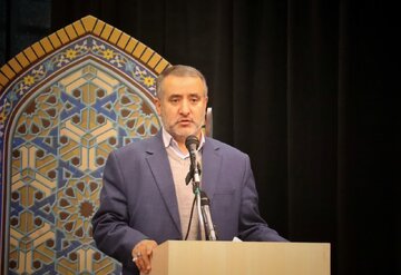 قرار داد خرید بیش از ۳۰۰ دستگاه اتوبوس گردشگری در دهه فجر منعقد شد