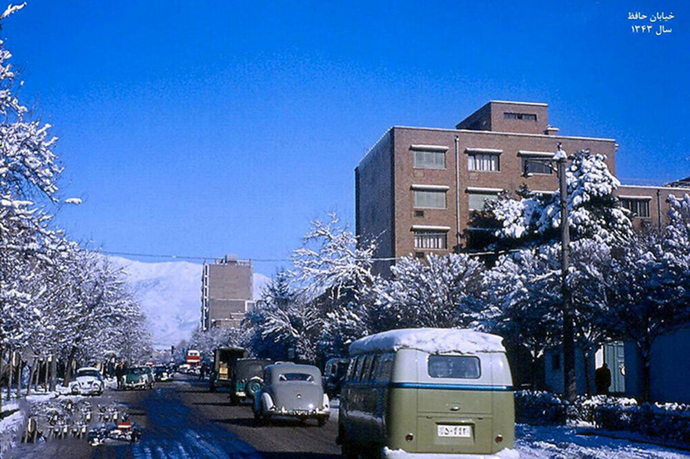 عکس | خیابانهای معروف تهران قدیم در روزهای برفی
