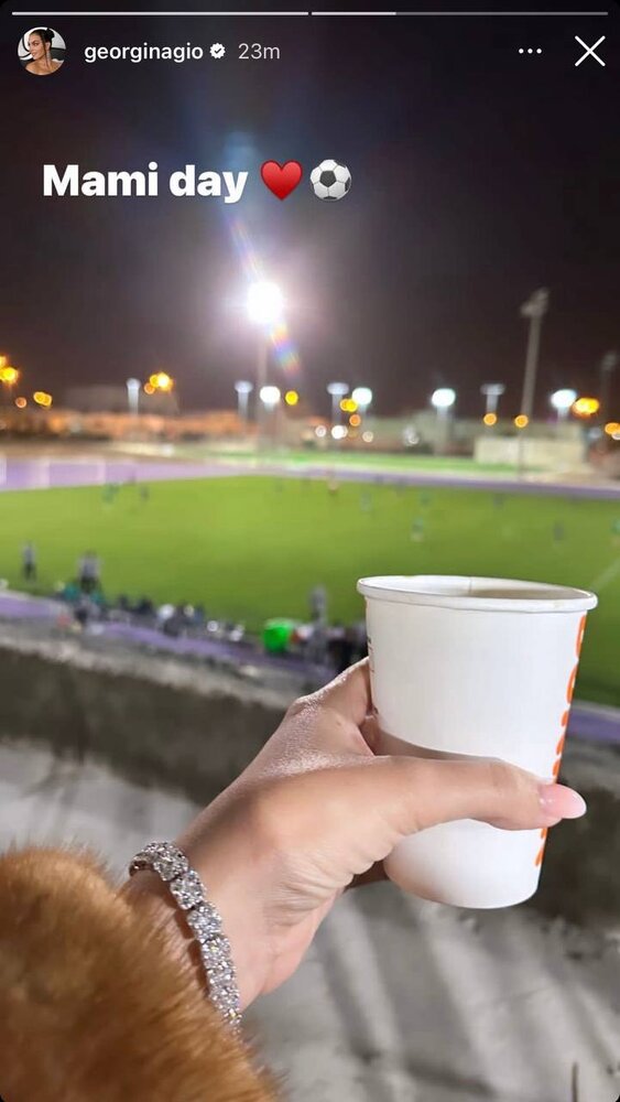 عکس|جورجینا تماشاگر بازی رونالدوی کوچک