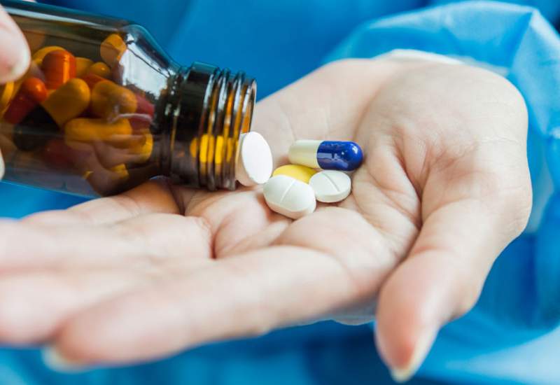 ۹۹ درصد داروها در داخل کشور تولید می‌شوند/ کمبودهای دارویی مرتفع شده است