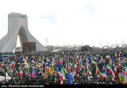 قطعنامه سراسری ۲۲ بهمن تأکید کرد / «ضرورت بازسازی انقلابی، ترمیم اجتماعی جامعه و رفع فشارهای معیشتی ملت»