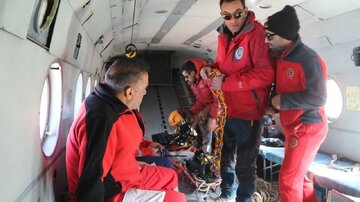 پایان عملیات امدادونجات کوهنورد حادثه دیده پس از 25 ساعت پایان عملیات امدادونجات کوهنورد حادثه دیده پس از 25 ساعت