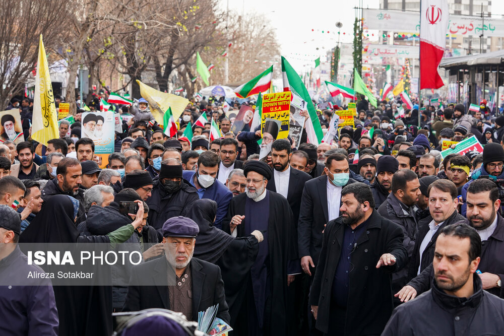 حضور پرشور ملت ایران در راهپیمایی۲۲ بهمن: نمایش وحدت ملی در خیابان/ توهم ناشی از اختلافات خانوادگی به پایان رسید