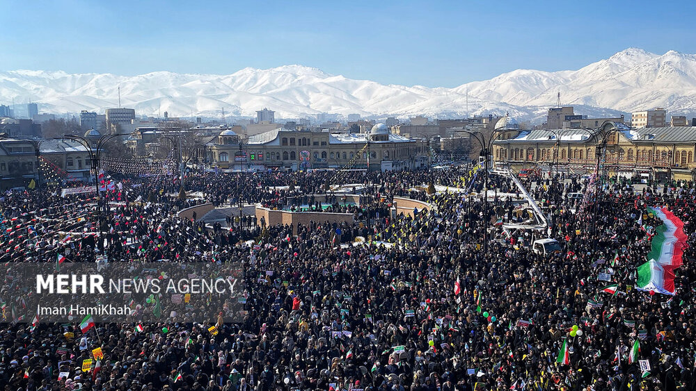 حضور پرشور ملت ایران در راهپیمایی۲۲ بهمن: نمایش وحدت ملی در خیابان/ توهم ناشی از اختلافات خانوادگی به پایان رسید
