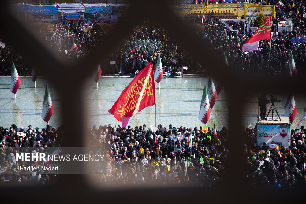 جلوههایی از حضور مردم نصفجهان در راهپیمایی ۲۲ بهمن ۱۴۰۱