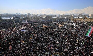خیابان‌ها مملو از جمعیت شد/ مردم خواستار ایران متحد و قوی شدند