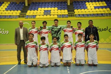 کسب رتبه نخست فرزندان پرسنل شرکت پتروشیمی اروند در مسابقات فوتسال رده سنی زیر ۲۵ سال به مناسبت ایام الله دهه مبارک فجر کسب رتبه نخست فرزندان پرسنل شرکت پتروشیمی اروند در مسابقات فوتسال رده سنی زیر ۲۵ سال به مناسبت ایام الله دهه مبارک فجر