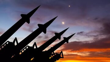 روسیه موشک با قابلیت حمل کلاهک هسته‌ای را به حالت آماده‌باش درآورد