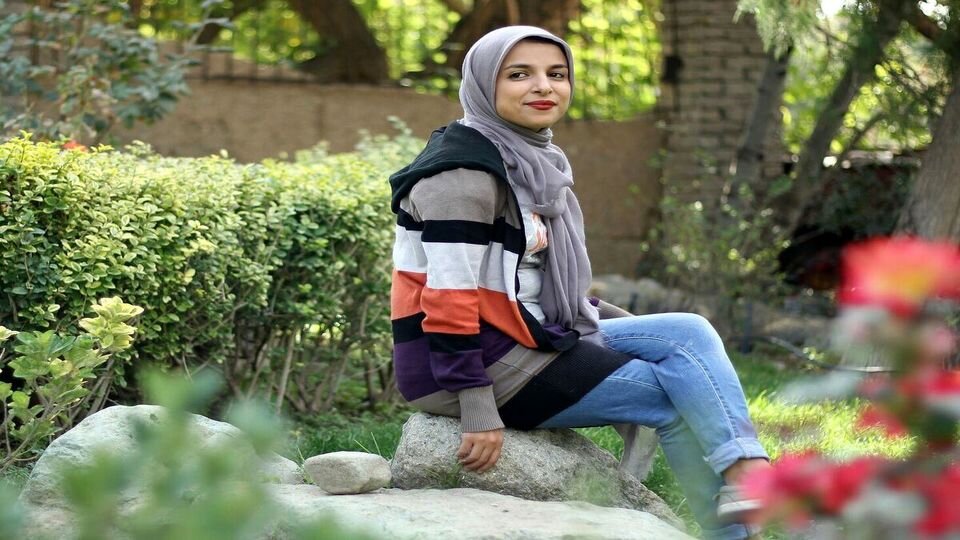 سلبریتی هایی که حرف بی‌ربط می زنند اگر سکوت کنند، چنین تصور می شود که مرده اند؟! / بعضی دوست دارند خودنمایی کنند و خودی نشان بدهند