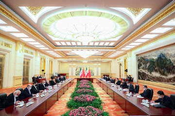 رئيسي : خطة التعاون الشاملة بين ايران والصين ترمز الى الارادة على توسيع العلاقات الثنائية