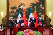 الرئيسان الإيراني والصيني يؤكدان على تعزيز العلاقات الاقتصادية بين البلدين