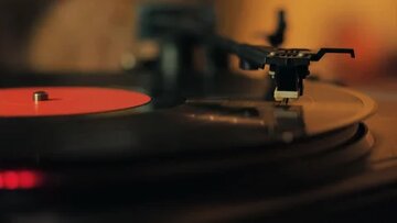 عکس | قیمت های نجومی برای یک کالای قدیمی خوش صدا که یادگار پدر بزرگ ها و مادربزرگ هاست! عکس | قیمت های نجومی برای یک کالای قدیمی خوش صدا که یادگار پدر بزرگ ها و مادربزرگ هاست!