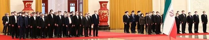 عکس‌های دیدنی از «برتری عددی» هیات همراه رئیسی در «سرزمین اژدها» / محاصره دیپلمات‌های چینی از سوی همتایان ایرانی در پکن