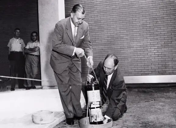 عکس | کپسول زمانی که از دل بهترین دانشگاه جهان درآمد!