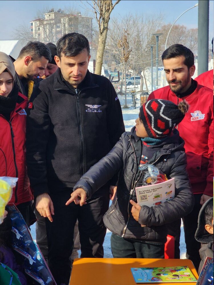 بازدید داماد اردوغان از بیمارستان صحرایی ارتش ایران/عکس