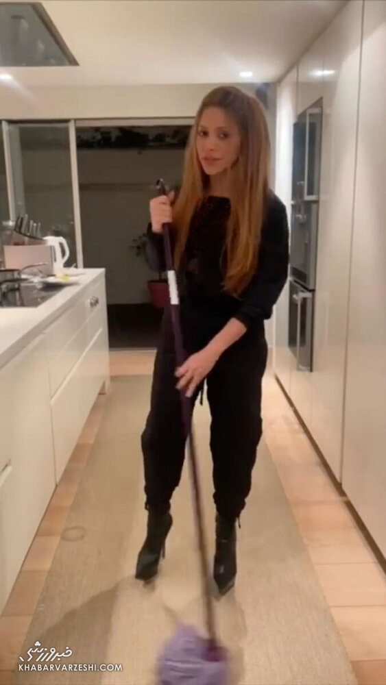 عکس| حرکت جنجالی شکیرا در روز ولنتاین