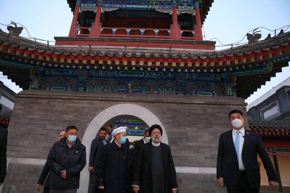  حضور رئیسی در مسجد اسلامی تاریخی «دونگ سی» پکن + عکس‌ها