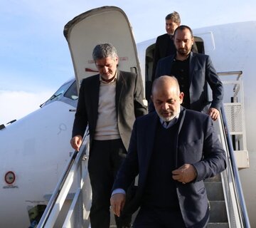 «پرواز ناتمام» وزیر کشور به شهرکرد / هواپیما به تهران بازگشت