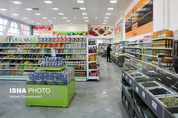 عرضه کالاهای اساسی در ۴۰۲ فروشگاه تعاونی و زنجیرهای استان عرضه کالاهای اساسی در ۴۰۲ فروشگاه تعاونی و زنجیرهای استان