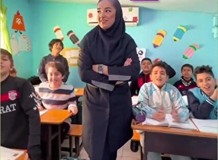 ببینید | واکنش خبرگزاری فارس به ویدیوی معلم زن قائم‌شهری: اتهام کودک‌آزاری در کلاس درس!