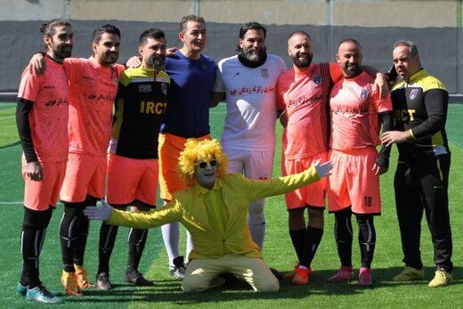 عکس | رپر معروف بین دو کاپیتان پرسپولیس عکس | رپر معروف بین دو کاپیتان پرسپولیس