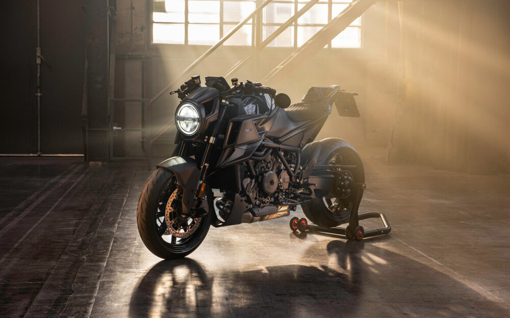 موتورسیکلت ۲ میلیارد تومانی که از خیلی ماشینها قویتر است / عکس