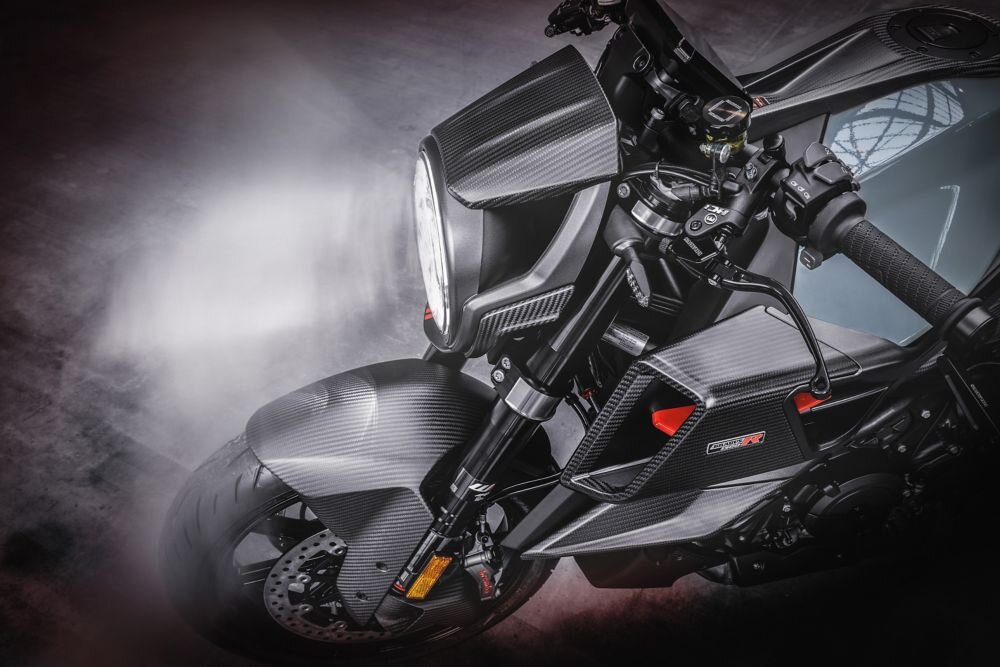 موتورسیکلت ۲ میلیارد تومانی که از خیلی ماشینها قویتر است / عکس