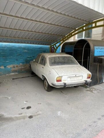 خودرو احمدینژاد در پارکینگ بهزیستی «خاک» میخورد! / برنده «مزایده» ۲ میلیارد و ۵۰۰ میلیون تومانی سال ۸۸ کجاست؟