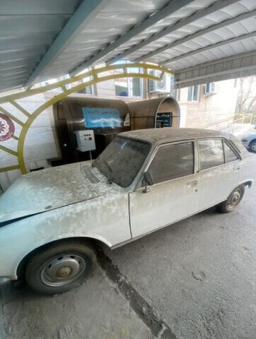 خودرو احمدینژاد در پارکینگ بهزیستی «خاک» میخورد! / برنده «مزایده» ۲ میلیارد و ۵۰۰ میلیون تومانی سال ۸۸ کجاست؟