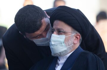 هشدار روزنامه جمهوری اسلامی به رئیسی: تا «دیر» نشده تیم اقتصادی و دیپلماسی را «تغییر» دهید / «بند ناف» دولت به برجام و دلار، متصل است