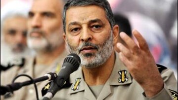 القائد العام للجيش: اي تهديد ضد ايران، يعقبه رد قاس