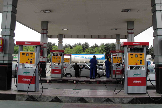 ببینید | اولین تصاویر از آتش‌سوزی در یک پمپ بنزین در کرمان