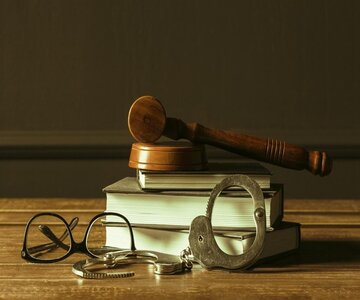 وکیل در کرج را با چه معیار هایی انتخاب کنیم؟